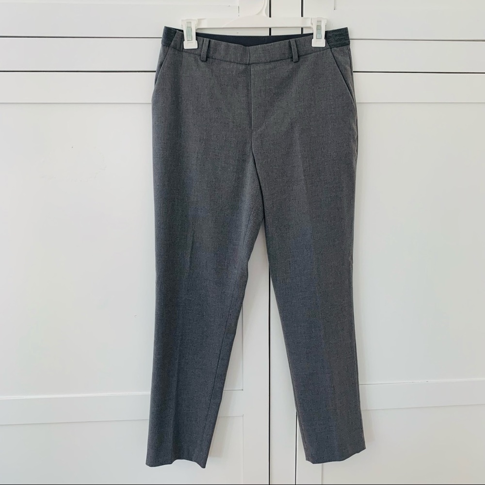 Uniqlo Gray Pull On Straight Pants Size 28